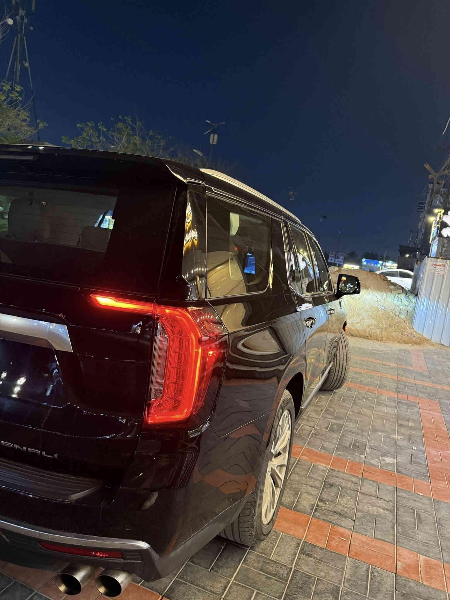 السلام عليكم 
Gmc denali  2023 رقم بغداد خليجي شركة القزاز 
55300$ 
المواصفات : 
سلايد فتحتين بانوراما 
داتا شو وعرض على الجامة الامامية 
شاشات خلفية 
داخل لونين 
بصمة ابواب 
تشغيل عن بعد 
كشنات كهربائي 
كشنات خزن 
كشنات تدفئة تبريد 
كشنات خلفية تدفئة 
دبالات كهرباء 
دوسات كهرباء 
رادار امامي خلفي 
رادار نقطة عمياء 
رادار خط الشارع 
كامرات 360 
صندوك كهربائي 
حساسات امامي خلفي 
قلاجة 
ستيرن كهرباء 
ستيرن هيتر 
مرايات كهرباء 
***********
