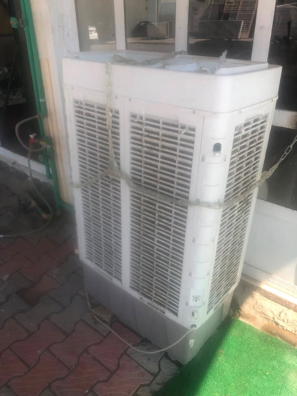 يوجود ماطور مبرده نظيف جداً  ٣٠ الف دينار 
ومبردة بلاستيك شغاله سعر ٣٥ الف دينار 
الاتصال *********** او خاص ✅✅
