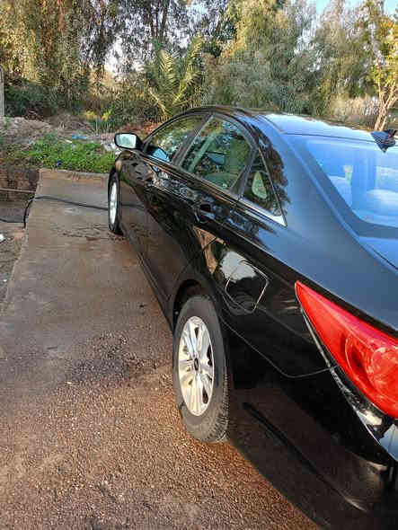 السلام عليكم سوناتا للبيع موديل 12 وارد امريكي اكلين متعهد كير محرك وتخم تاير جديد  باتري جديد سياره جديده فطر بدشبول ماكو  السعر 115 وبيها مجال للشراي للاستفسار الاتصال ***********
