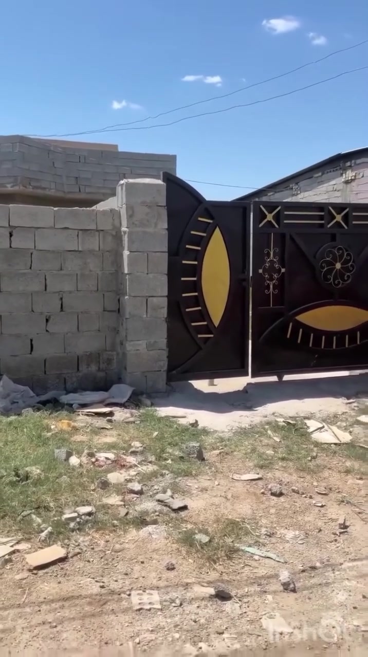 السلام عليكم بيت للبيع في منطقه الإصلاح خلف حسينية الرسول الأكرم
المساحة الكليه 400 متر واجهة البيت 11 متر النزال 35 متر سند 17 بناء /

البيت 75 متر / مع حديقة 60 متر

متكون من استقبال + حولي + غرفه نوم

الي عنده استفسار يراسل واتساب علئ هذا الرقم ***********

آني مسؤل عل نشر فقط ...
