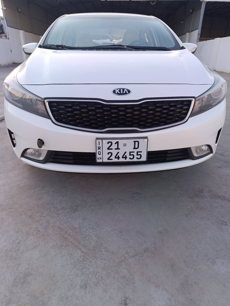 سيراتو2017 خليجي رقم سليمانيه الجديد
سياره جديده مابيها نقص
نص مواصفات
مكفولة من صبغ تبديل بيها بارد قليل 
واسط الزبيدية 
***********
