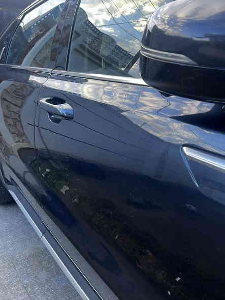 السلام عليكم ورحمة الله 
سورنتو 2023 هايبرد وارد امريكي  sxp فووول مواصفات 
لون نيلي 
ماشية 42000 الف كيلو متر 
السعر 26000$ (260) ورقة وبيها مجال للطيبين 
الحادث مرفق بالصور  تبديل جاملغ عكس الساىق مع بارد بالباب عكس السائق وصبغ قليل بالباب الثاني 
كامرات محيطية 
فور ويل 
كشنات حار بارد 
كشن vip منفصل 
رادارات امامي وخلفي وجانبي 
توقف ذاتي امامي وخلفي 
قيادة ذاتية نظام مراقبة السائق 
وحساس مراقبة السيارات عند فتح الباب 
ستيرن وكشن هزاز عند اقتراب سيارة من النقطة العمياء 
وهواي مواصفات 
متواجد عالخاص 
وللاتصال / ***********
مكان السيارة /  الانبار  الخالدية
