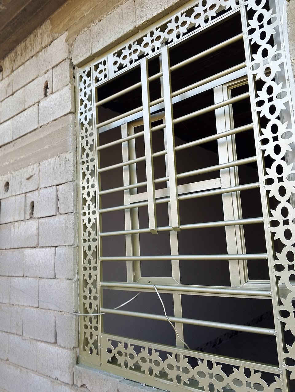سلام عليكم 
تنظيف وصبغ كافة انواع الشبابيك ولأبواب وكافة انواع الاصباغ الحراريه والعاديه وبأسعار مناسبه جداً للأتصال والاستفسار ***********
