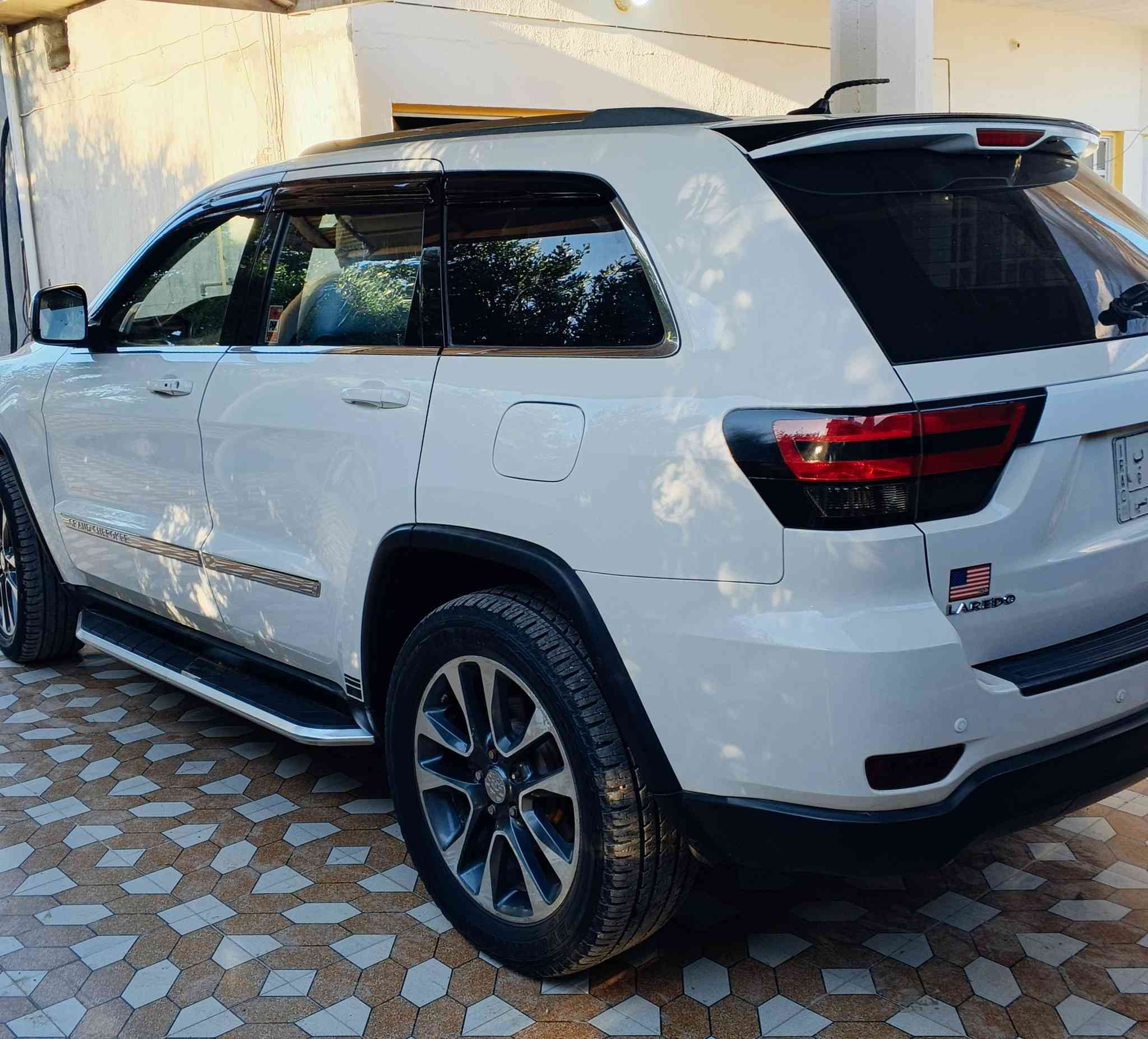 للبيع جيب لاريدو 2011 كلين
رقم بغداد بسمي مشروع وطني سنوية 2029

محرك 6 سلندر

ماشيه 119

مواصفات لاريدو معرفة 

دوس جانبية ويل 20 دبلات rt بلاجكتر عدسه حساسات خلفية هيترات  بل مري ناضم ايكو او تراكشن مثبت سرعة تحكم ستيرن 4 جهات بصمة شاشا اندرويد + كامره UHD كشن كهرباء تبريد منفصل + تبريد قطعتين تشغيل عن بعد 

جامات الجانبية تنزل عن طريق البصمة داخل اسود 

سيارة 2 ويل دفع خلفي شلعة او بطناش بدون مشاكل ال 4 ويل

سياره كلهة وضع شركة مامفتوح بيهة برغي اني المالك الثاني

سعر 180 قفل من الخير

رقم ***********

 معى تحياتي لجميع العظاء
