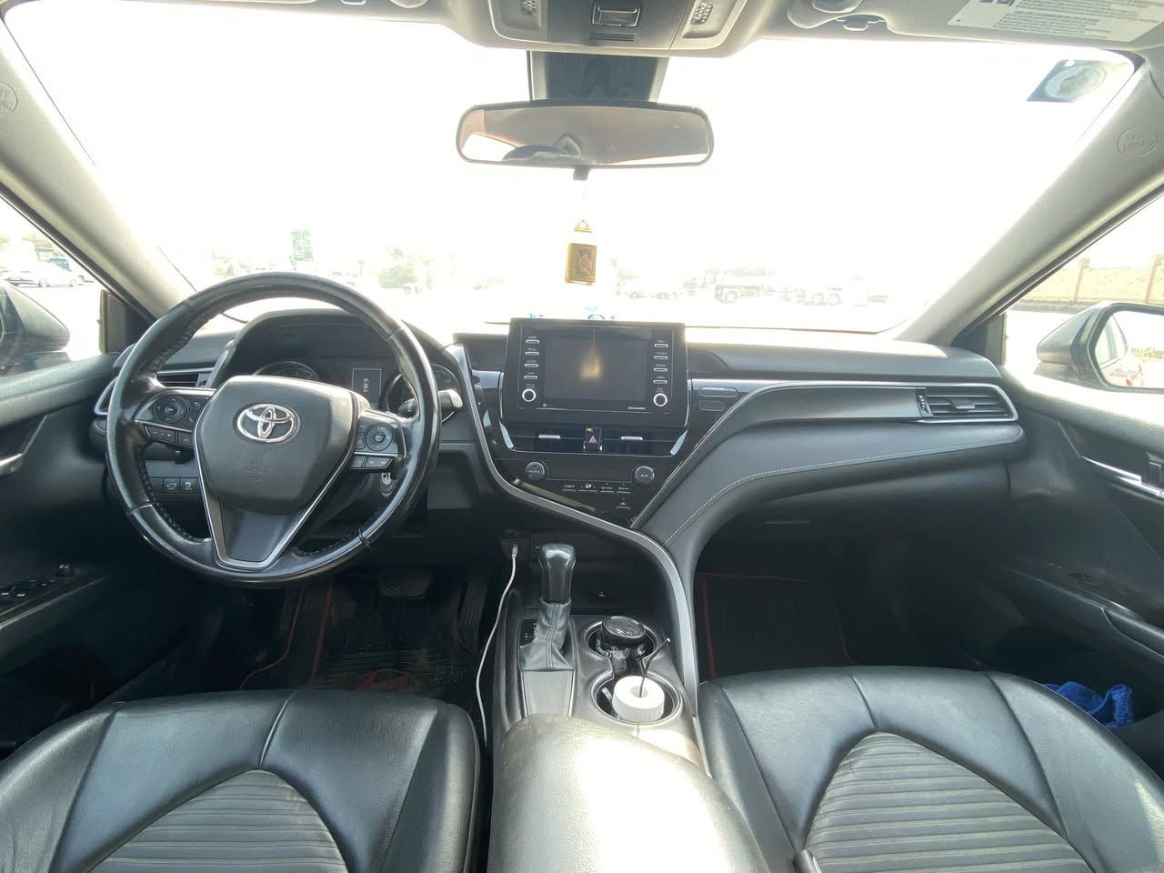 سلام عليكم تويوتا كامري للبيع2021 SE رقم بغداد معوقين حادثه موضح بالصور السعر 165 العنوان نجف للاستفسار ***********
