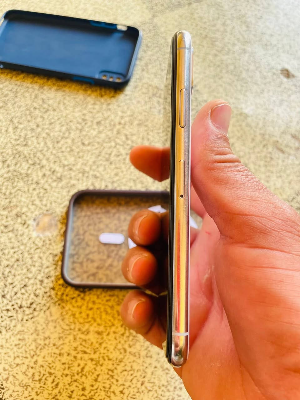 📱 آيفون X للبيع
• الذاكرة: 256GB
• الشاشة: وكاله
• بصمة الوجه: شغاله
• باقي الميزات شغّالة 100٪
• التصوير: فول 📸
ملاحظه: الجهاز مامفتوح ولاداخل اي صيانه
💰 السعر: 150ألف
📍 المكان: الناصرية – المركز
📞 للتواصل: ***********
