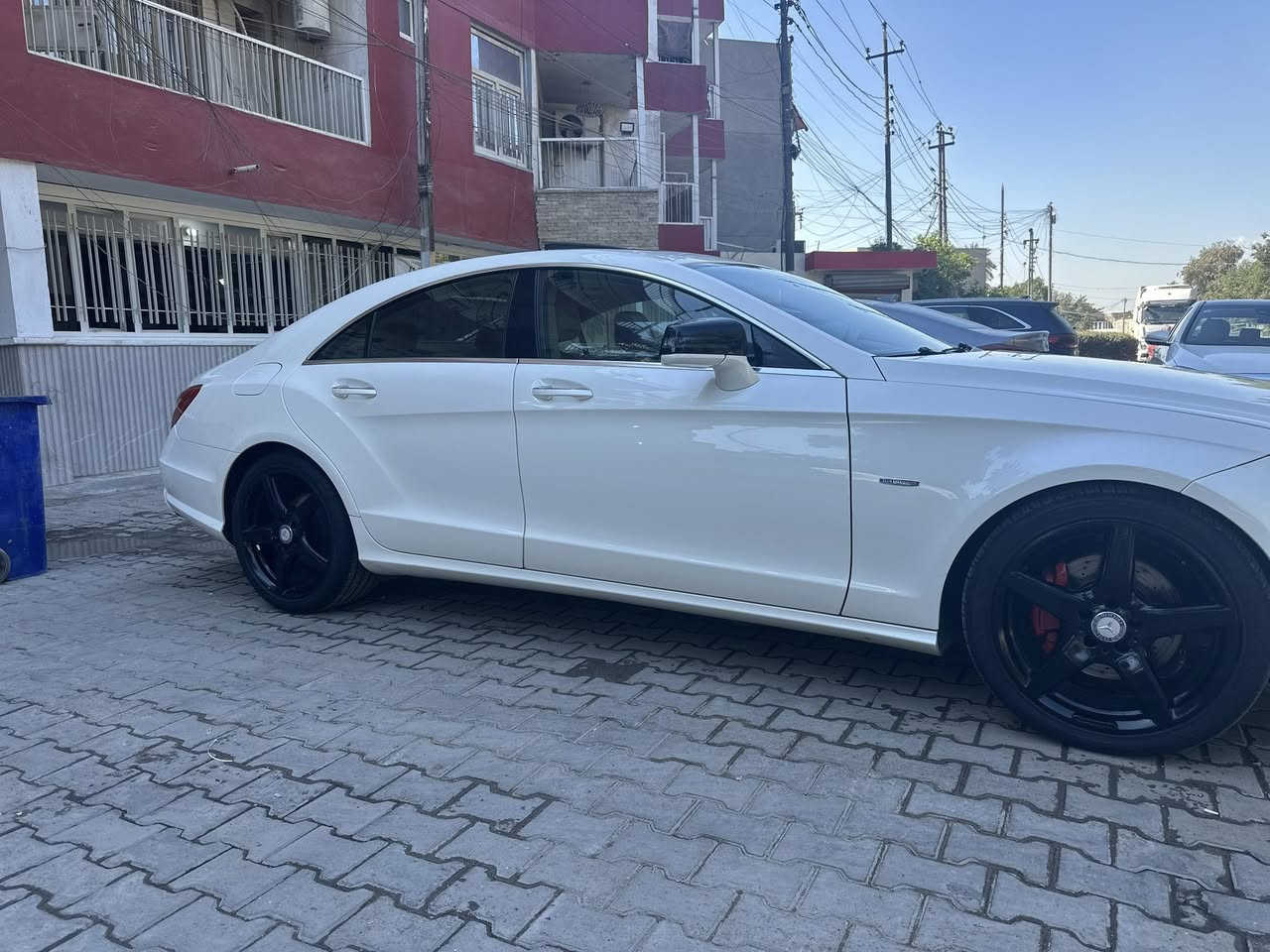 مرسيدس CLS-350 موديل 2012
مواصفات خليجي وكالة اربيل
فول مواصفات 1/1

المواصفات:

محرك V6 ستة سلندر 
بردة كهرباء
سلايد
اوتو بارك

السيارة نظيفة جدا

كشنات جلد VIP

بريك بصمة

شاشة

كاميرا

تبريد مركزي

لايتات عدسات و LED

حساسات أمامية وخلفية

أربع تاير ويل جديدة وكالة

الحالة:

نظافة 100%

كامل سيرفس، بدون نقص أو صرف

السيارة نظيفة 
السعر 22،000$ وبيها مجال

المكان: بغداد 

للاستفسار ***********

