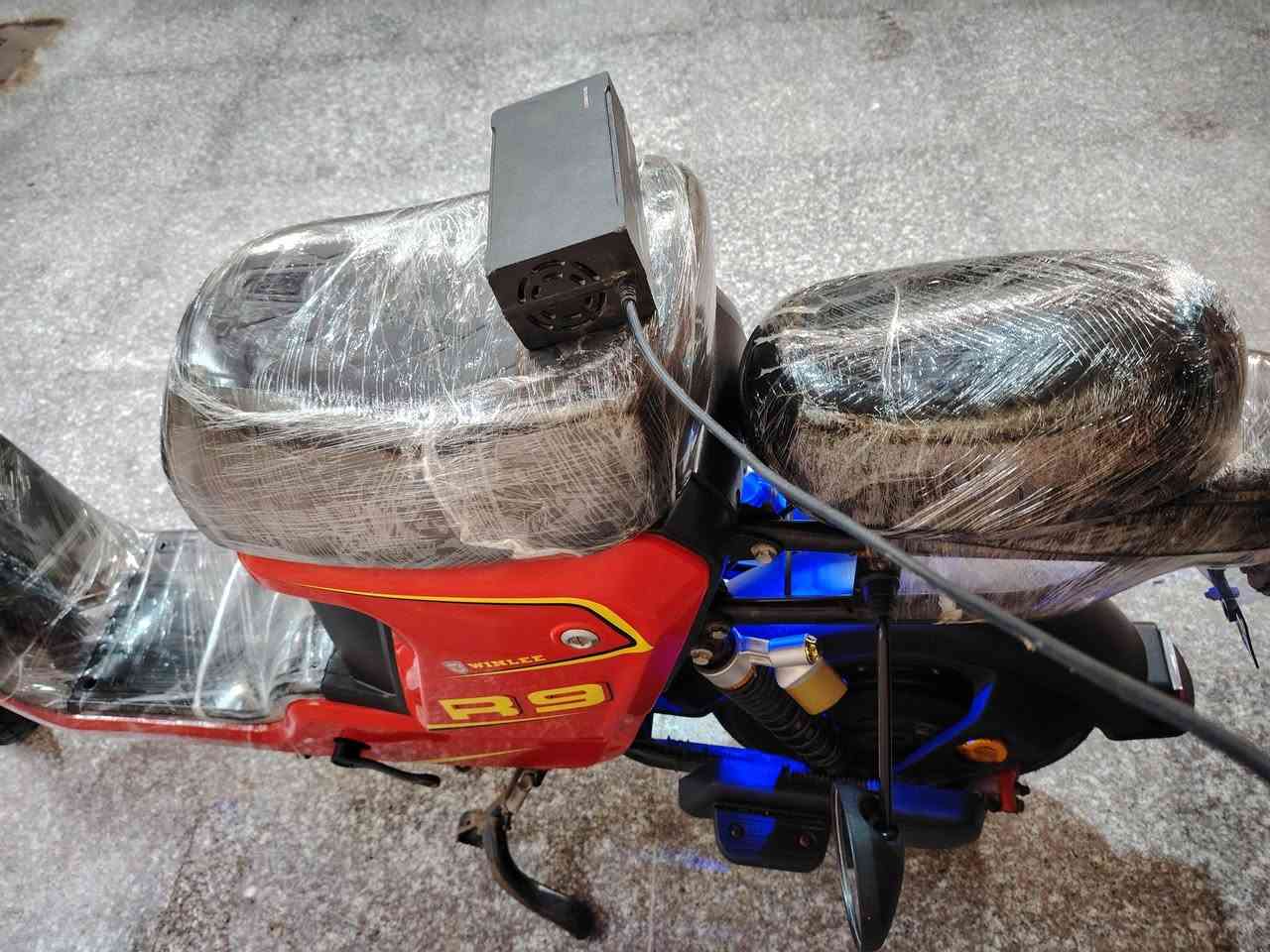 سلام عليكم...
دراجه شحن مديل 25 بطاريات كبار...
كلشي ما بيها رخيصه... راسني واتساب *********** راسني وانه خادم... رخيصه تره...
