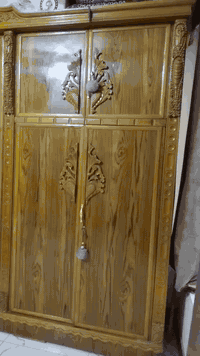 غرفه تسكام عراقي مديل مسرح صاج خشب ثقيل اريدهه مليون ونص وبيها مجال *********** مكاني القاسم جامعه خضراء
