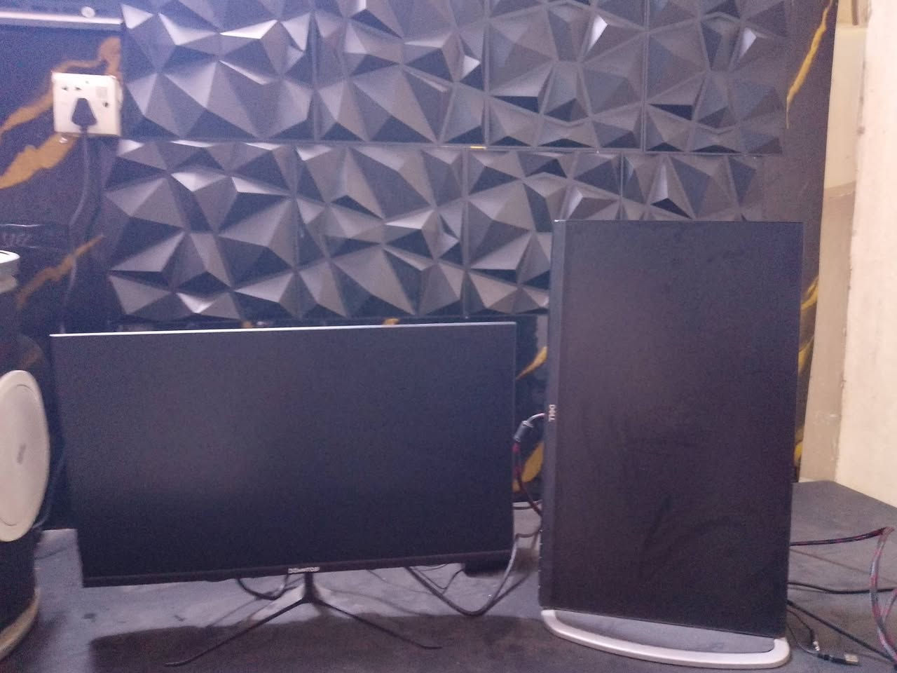 سلام عليكم ورحمه الله
شاشه عدد2

نوع الشاشات وتفاصيل 

      

MNTOB.  شاشه.  دقة الشاشه1080 hz165
حجم 24

شاشه   دقة الشاشة1080.DOLL
حجم 24
60,هرتز
سعر الشاشات   الواحده 125 ألف
وبيهم مجال للشراي 

بغداد مدينه الصدر 
التواصل على الرقم. *********** بي واتساب
