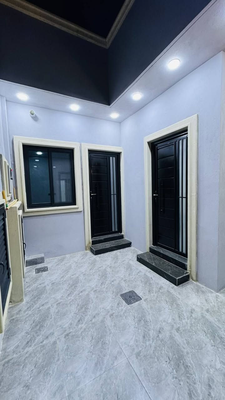 #حصرياً لدئ العقارات الموصل  :: دار للبيع 

#في #حي #الملايين #ثانيه  القرب #ماركت #قتيبة

- مساحة 140.م واجهة 7م

#وصل جمعيه

#تسليم الدار فوري

#خدمات كامله ماء كهرباء تبليط

طابق واحد
- غرفتين نوم + هول + استقبال + مطبخ + صحيات 

للاستفسار اكثر  الاتصال على الارقام الاتية

***********

***********
