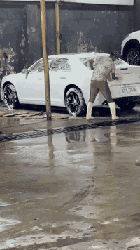 ياالله السلام عليكم للبيع كرايسلر اوباما
مديل 2016 مرمز 20 سياره مرقمه بغداد 

تحويل ثاني يوم

الحادث سياره موجد

بيه فتحين في قماره

ماشيه 78 الف حقيقي

سياره داخل اسود

سياره جديده بمعنه الكلمه

سعر 195 بيهه مجال. ***********
