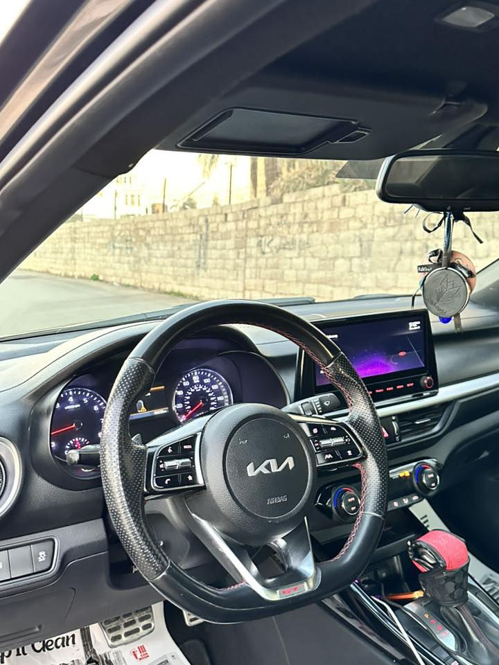 للمراوس بسبورتج او توكسان من موديل٢٠٢٢  والفرق موجود اذا اكو
او بيع ماكو مشكلة 

كيا فورتي جيتي اسود موديل 2022
وراد امريكي حادثها سرقة بدون قطرة صبغ فقط مكانات بارد خفيفة كلش ماشية 42 الف ميل 
محرك 1600 تيربو سبورت 
مكينة وكير مكفولات 
تدفىة تبريد خير من الله 
رقم اربيل مميز وحلو تريد تحويل تريد وكالة 
تحكمات استيرن مثبت سرعة 
كير 7 نمر 
شاشة اعطال 
شاشة كار بلي 
سستم سماعات قوي 
مري كهرباء 
مانع انزلاق 
صندوق ذكي 
لايتات زنون 
شفتات ستيرن 
مودات قيادة تلاثة 
شحن لاسلكي 
كشنات جيتي 
كروز سرعة 
سايد بريك كهرباء 
اوتو هولد 
السعر (147) وبيها مجال 
السيارة بدون رادارات من امريكا مسروقات 
للاستفسار اكثر ***********
