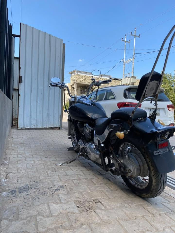 ياماها دراك ستار 400
موديل 1998 
سكيورتي 
ما مرقم 
صالصنة كاتم اصلي 
مكفول مكينة وكير بلادي ما مفتوح 
مدوشم جديد
تخم تايرات جدد
للاستفسار 
***********
