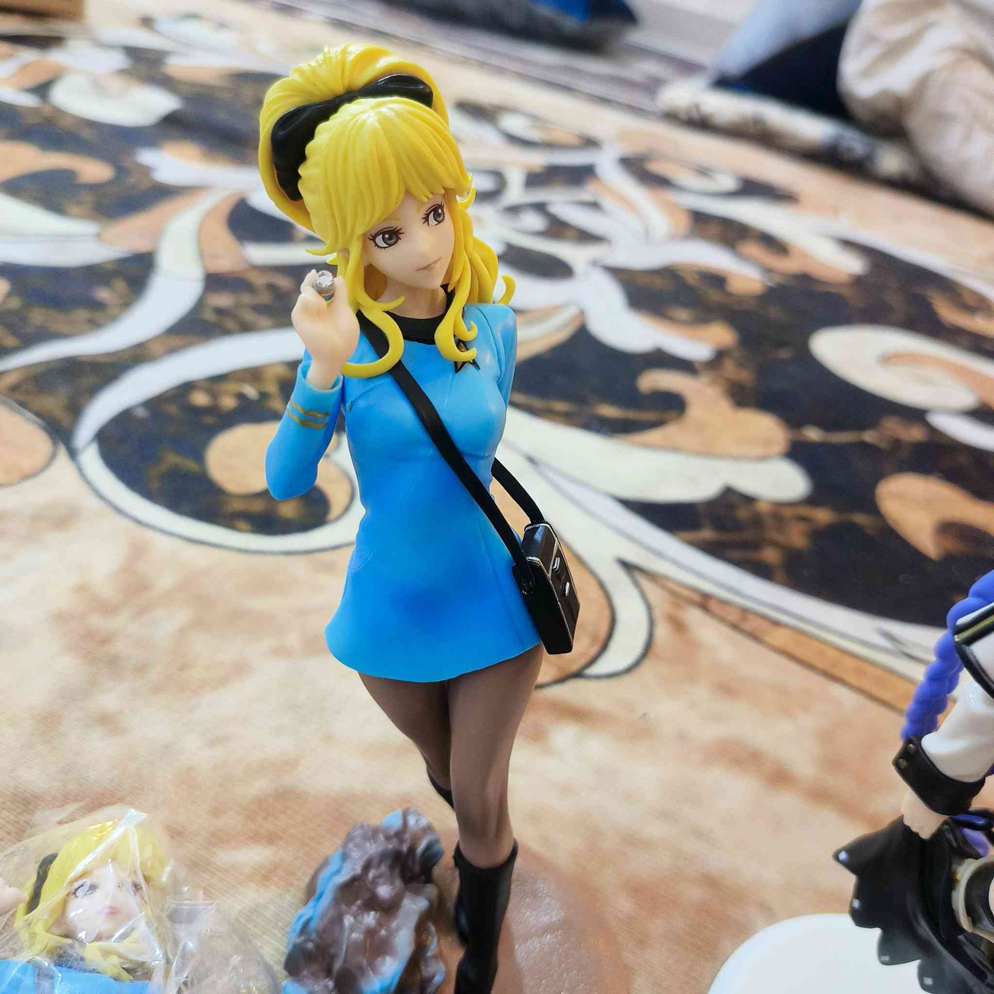 مجسمات الي يريدهن شلعة ينطيني سعر وبالعافية ١٢ مجسم
السمرة ٦ قطع
ام الازرق ٢
ام شعر الاسود ٢ والباقي قطعة قطعة


**إذا كنت صاحب هذا الإعلان وتريد حذفه لأي سبب، رجاءا أرسل رسالة إلى الدعم الفني**