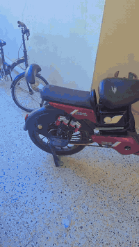 السلام عليكم دراجه حجم ٢٢ مابيه عيب بطاريات جديد للتوصل ***********
