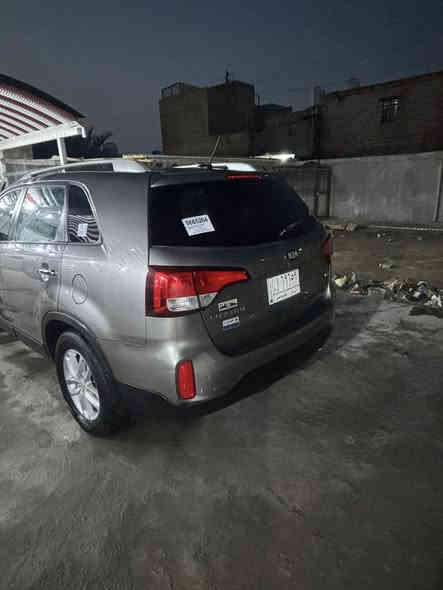 سلام عليكم  البيع سياره كيه سورنتو  موديل 15
امريكي  مثل ما واضح ب الصور
*********** السعر ١٥٠
7راكب
٤سلندر
تبريد تدفئة قطعتين 
كامره 
حساس 
تحكم ستيرن
نضام ايكو
خاليه من العيب الشرعي
