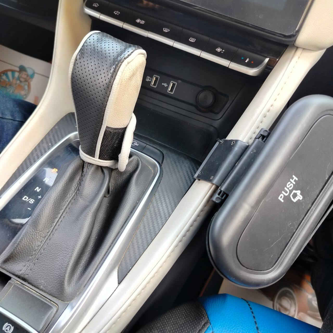 ام جي ZS خليجي 2023 مكفولة كفالة عامة
ضمان 5 سنوات 
فووول موجود بيها البانوراما
رقم بغداد بأسمي شخصيآ
ماشية 46
بصمه ابواب
سايد بريك بصمه
اوتو هولد
لد نهاري + تحكم عدسات لايت
بك لايت لد
شاشه كبيره
كامرة خلفية 
حساسات خلفية 
قطعتين تبريد
اشاير مري
نظام ABS
كروز سرعه 
فول تحكم ستيرن 
شاشه اعطال
نظام نزول منحدرات
نظام Sport 
ابل كار بلي اندرويد اوتو

كشنات جلد والسياره جديده بعدها على وضع الشركه مكفوله كفاله عامه

السعر19 مليون دينار عراقي 
اتصال  ***********
