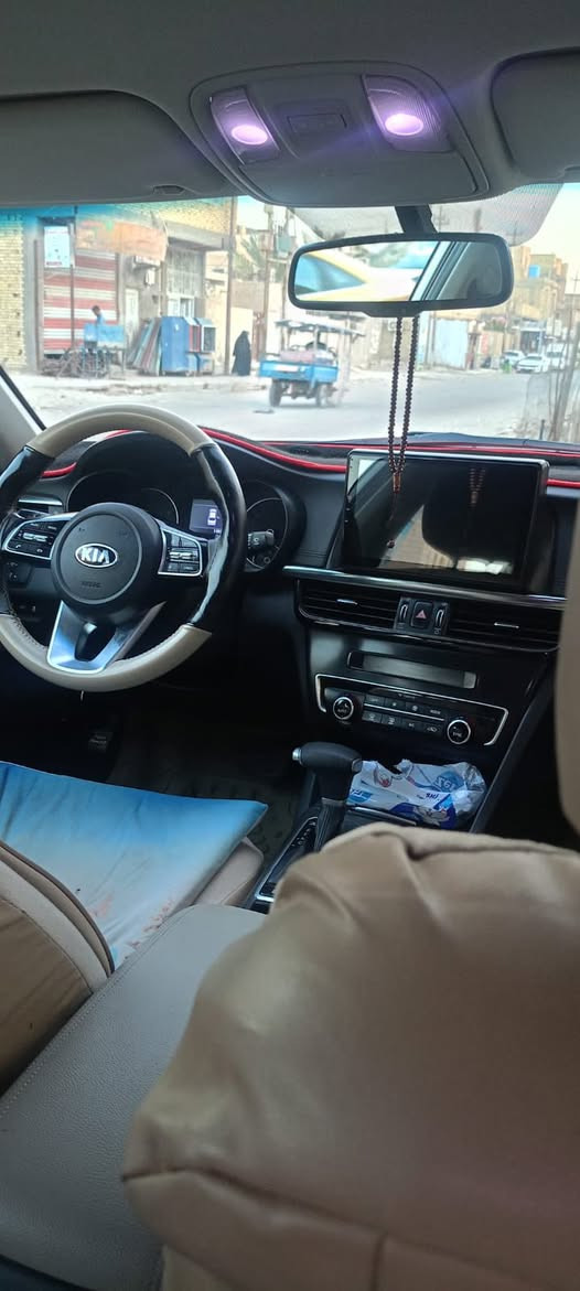 السلام عليكم 
كيا اوبتيما 19 خليجي محرك (2٫4)دوش (رقم واسط)بسمنه 
سياره جديده تخم تاير حداديه وضع الشركه مامتعوبه 
مكان السياره ناصريه مركز بيه بارد موضح بالسونار 
استفسار ***********
