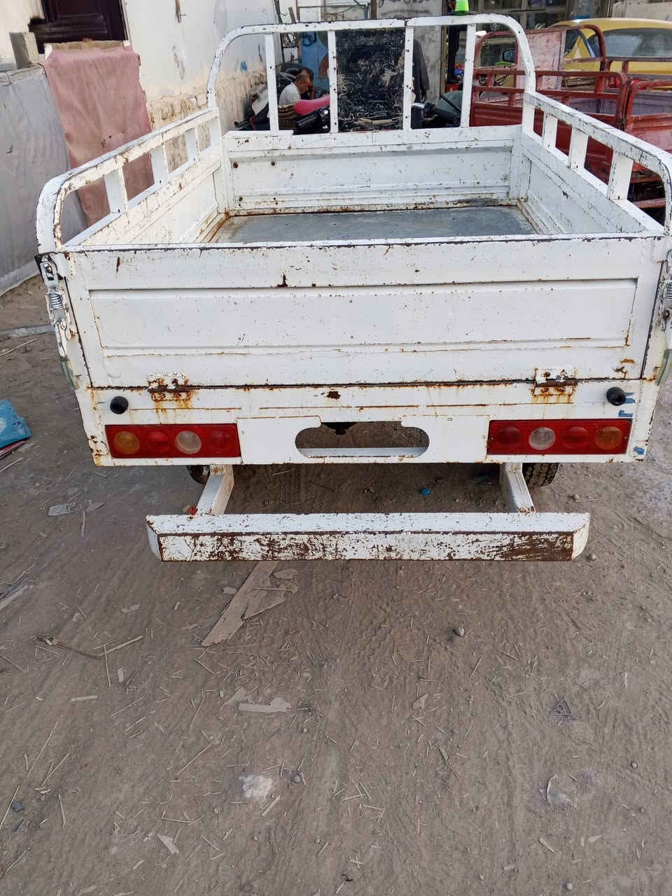 ستوته دايون تعمير جديد أوراق كاملة  صارلها 6 أشهر من معمره كلشي شغال بيها نكره سلف مربله بدي رصف حديد قوي من جوه كهربائيات كامله للبيع ‏‪***********‬‏ مكاني جبايش سعرها واحد و 300 وبيها مجال قليل مو شراي لاتدخل وتشلع كلبي 🩶✨
