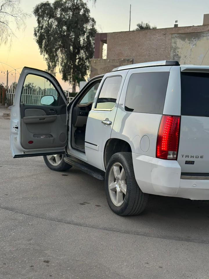 تاهو فول ايل تي زت جاهزه كله مابيه نقص كبل للتسجيل مديل 8 كشنات ملكي تخم تاير باتري مكينه كير حداده كله جاهزه مكاني البصره السعره 95 مجال بصيط بيه 
***********
