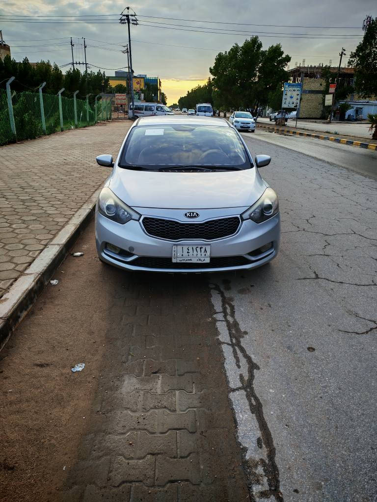 السلام عليكم 
سيراتو 2015 رقم كربلاء باسمي كفاله عامه عدى بارد موضح بالصور محرك 1600 تحكم سترين ماشيه 117 الف حقيقي كير مكينه كفاله 
السعر 118 وبيه مجال 
للاستفسار الاتصال على *********** النجف, العراق
