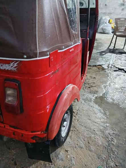 سلام عليكم تكتك موديل 16طالعه بل 17شهر 3سنويه لوحات نكليزي باسمي تحويل مباشر بيها محرك 19تكتك جاهزة برغي ما عايزه كبل لشارع سعر 3و600وبيهة مجال مكاني كربلاء المقدسة رقم ***********
