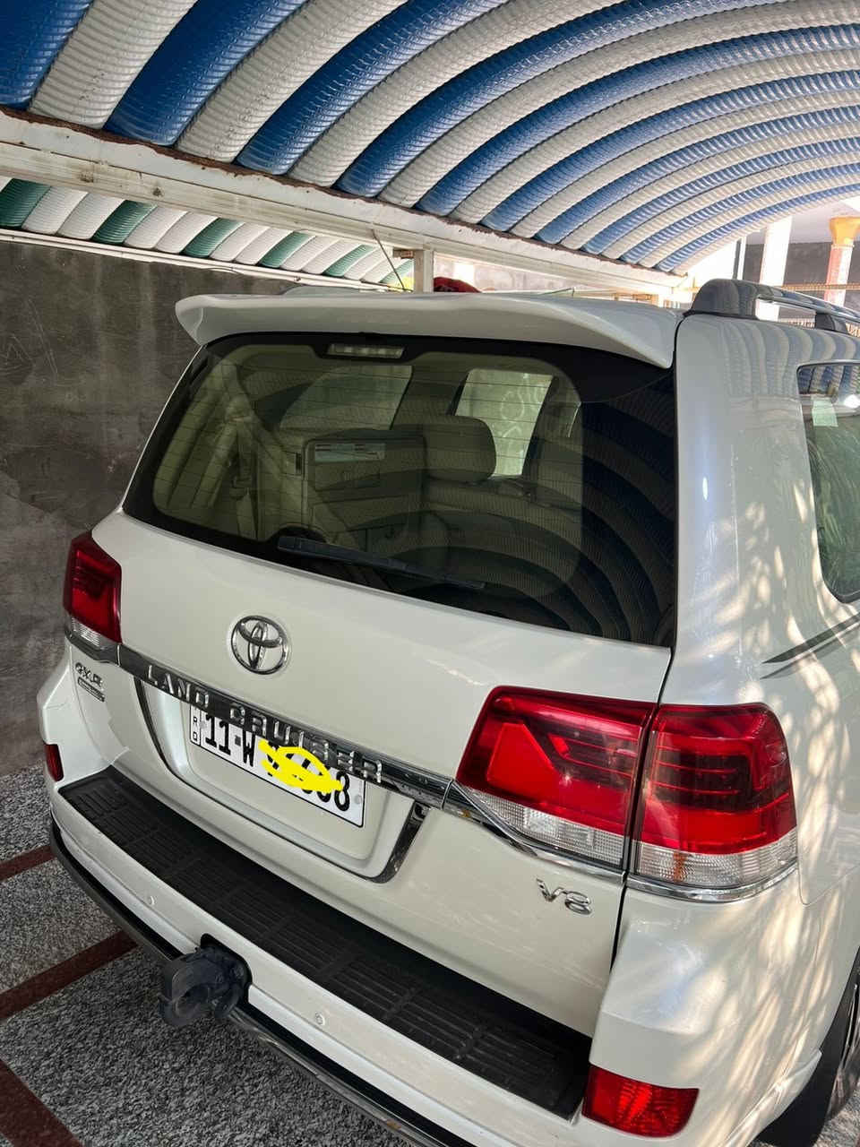 السلام عليكم
للبيع لاندكروز موديل 2019 ساز  مكفول  كفاله عامه 

جديدة بمعنى الكلمه اللون ابيض صدفي رقم بغداد بسمي سنويه 2030

محرك 4600
V8

فول موصفات 1/1

بصمه تشغيل 

5 بصمه أبواب لمس 

تشغيل عن بعد 

فتحه سلايت

كشنات ثنين كهرباء 

كشنات جلد 

8ايرباك 

زراكات 

مري شفط 

شاشات خلفيه 

جنطه شفط 

عداد لكزز 

ثلاث قطع تبريد 

حساس امامي 

حساس خلفي  

وباقي موصفات ساز معروفه 

سعر السياره 5شدات و30 ورقه 

الاستفسار اتصل على الرقم ***********‬

مكان البصره

اني مكلف بالنشر
