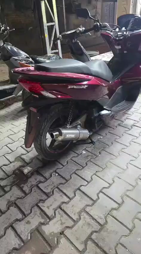 السلام عليكم 
بي سي اكس الجيل الثاني موديل 2018
دراجة بعدها بالكارتون كلش جديدة تجي تشوف بعينك كلش جديدة وديها وين ما يعجبك ما مفتوح بيها برغي واحد كله على وضع الوكالة 
للاستفسار : ***********
