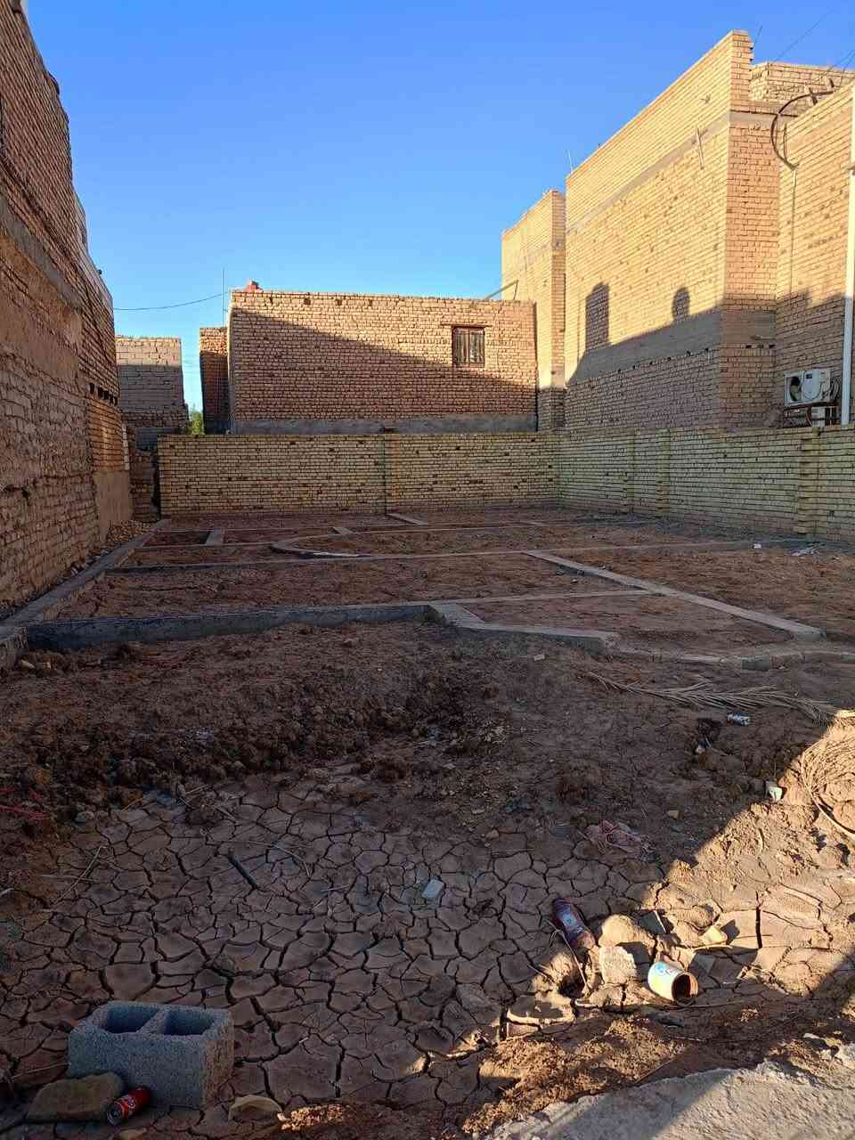 للبيع 
بتلو مساحة 200م حي الصدرين 
شارع عريض وبتلو شغل درجة أولى 
للإستفسار والمعلومات الإتصال على الرقم 
***********
