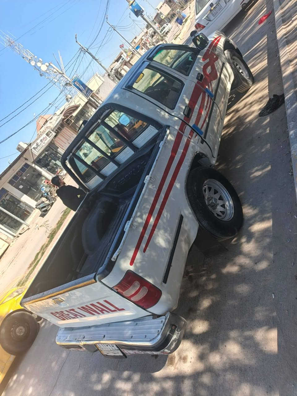 سلام عليكم دير موديل ٢٠٠٦ مكفواله من ضربه وتبديل مشروع وطني رقم قادسيه تحويل مباشر سنويه جديده كير ومحرك تخم تاير كهربائيات شغاله *********** مكان دوانيه عفج سعر تصل واستفسر
