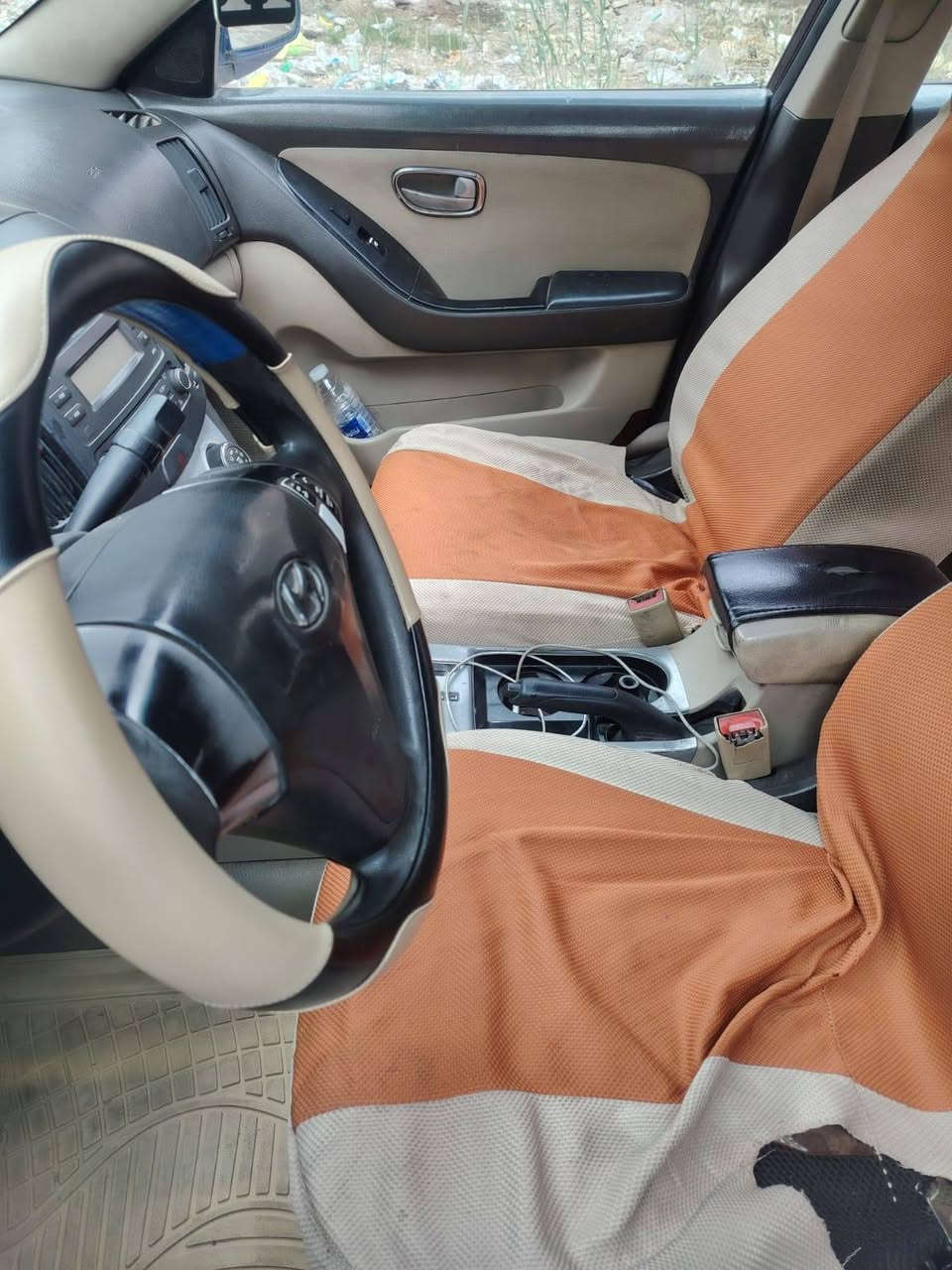 السلام عليكم سياره النترا موديل 8امريكي محرك 2000  رقمهه بغداد  للبيع السياره كدامك شوفهه زين حادثهه جاملغ خلفي وامامي بس محرك كير داخل كله خير من الله السعر 77وبيهه مجال للاتصال ***********.ااا ***********
