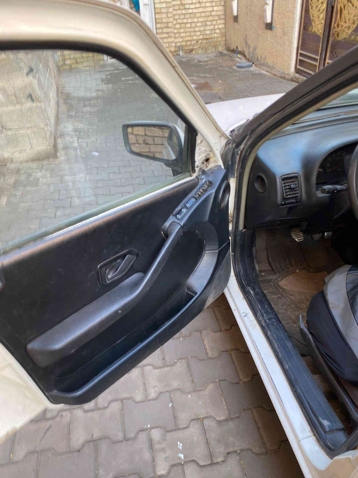 السلام عليكم اقرة التفاصيل قبل الاتصال رجاءا سيارة متعوب عليها يعني جاهزة  مكلف بالنشر خابر راعيها  وتفاهم ويا ملاحضه شرط شرط  التحويل  بيجو روا موديل 2009رقم بغداد دولي سنوية جديدة هزة جديدة مكينة وكير وصدر واكسل جيد جداااا تدفئة و تبريد شغال غرفتها حلوة كهربائيات شغالة بدون ضربة  وتبديل وصبغ شواصي مكفولة تحويل ثاني يوم سعرها 32 بيها مجال للتواصل *********** بغداد حي اور
