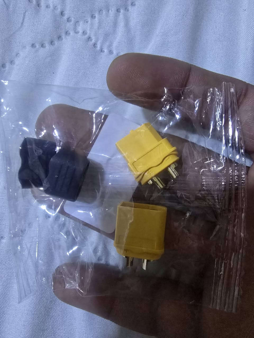 سلام عليكم متوفر 20 قطعه معه كيبل بهل قيم واخذ كيبل الله شاهد وزن ثقيل


**إذا كنت صاحب هذا الإعلان وتريد حذفه لأي سبب، رجاءا أرسل رسالة إلى الدعم الفني**