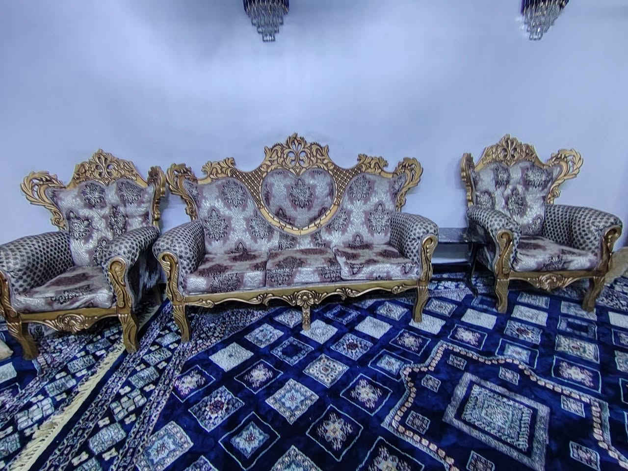 السلام عليكم للبيع مكان البلديات السعر ٤٥٠ الف للاتصال ***********
