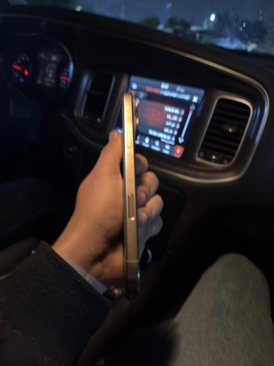 السلام عليكم أيفون 16 برو ماكس ذاكرة 256 بطاريه 96 الجهاز جديد ممبدل بيه شي كله بلادي ماستر ملحقاته كله موجوده السعر مليون 350 وبيه مجال مكاني مدينه الصدر الرقم ***********
