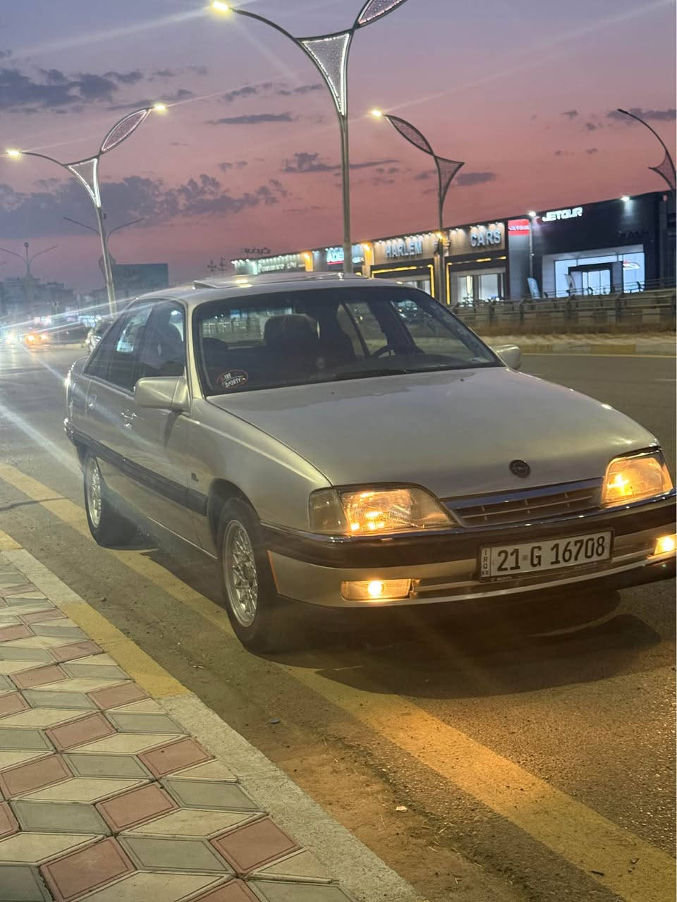 السلام عليكم أوبل اوميكا 20 بلادي موديل 1991 گير محرك بالشرط صدر امامي خلفي بالشرط تخم تاير جديد كهربائي من الدعاميه للدعاميه ما بي اي نقص سيارة بدون ضربه بدون خياس بدنه بلادي مصبوغ للجماليه فقط جام كهربائي سلايت كهربائي كيجات كلها شغاله دواخلها جديده سيارة ما بيها دينار مصرف رقم سليمانيه انكليزي شرط التحويل والوكاله دفتر بانزين موجود للبيع او المرواس سعرها 42$ بيها مجال للطيبين اي استفسار خاص او اتصال *********** كركوك, العراق
