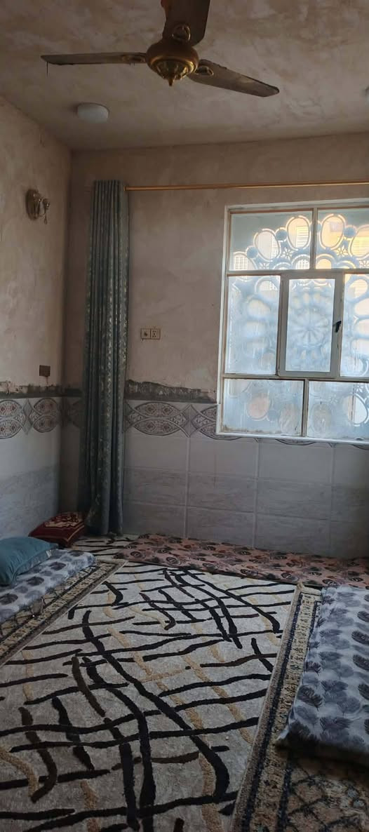 بيت للرهن 100 متر 
نجف حي النداء شارع المجمعات مقابل عمود 56 
منطقة 46 .
... طابقين...
الطابق الاول يحتوي على غرفة وصالة ومطبخ واستقبال وصحيات..
الطابق الثاني يحتوي على غرفتين وصالة وصحيات..
كونكريت مسلح...
سعر الرهن 15 مليون


**إذا كنت صاحب هذا الإعلان وتريد حذفه لأي سبب، رجاءا أرسل رسالة إلى الدعم الفني**