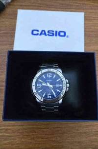 مجموعة ساعات قديم وجديد اوتوماتيك وكوارتز وفنتج للبيع مثل ما موضح بالص...