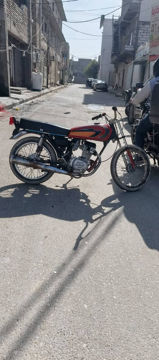 سلام عليكم دراجة للبيع نامه أصلي أوراق اصولي سعر ٤٥٠بيه مجال مكاني ناصرية مركز
***********
