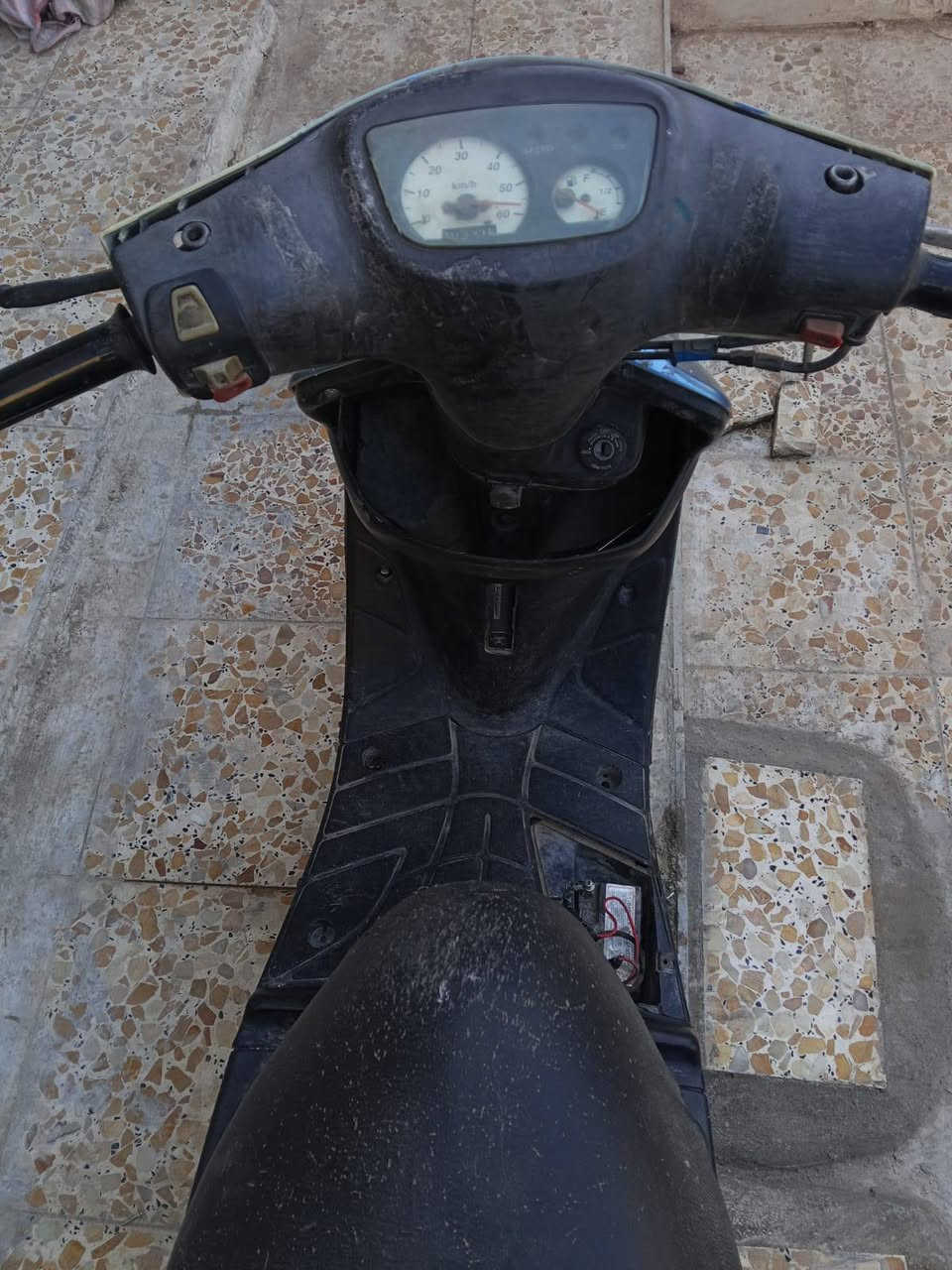 سلام عليكم بيجي للبيع دراجة اقتصادية وعملية جداً، المحرك بحالة جيدة وشكلهة الخارجي كما هو موضح في الصور. كلش خدمية للمشاوير اليومية بس الدراجة طافية ناقصه جوزة. السعر: (135الف )))
المكان: (دورة ابودشير)

للتواصل: (***********
