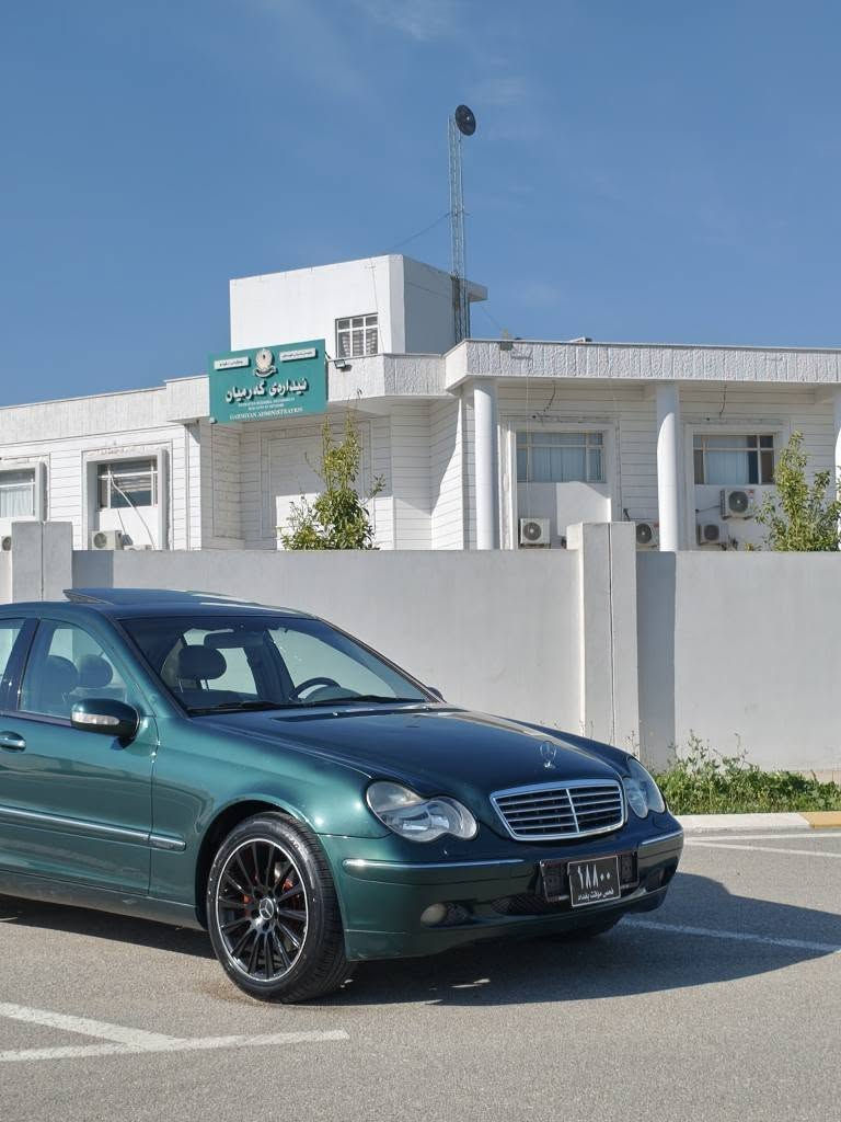 مارسیدس 2003 ساق
مەکینە ٦ پستۆن بیلاد
بیرەقەم دوبەی
فول مواسەفات
کوشن هیتەر
سەقف سلایت 
ساردو گەرم بە شەرت
جوار تایە و ویل تازە 
دینار مەسرەفی نییە
لۆک لۆکە سەیارەکە نمونەیە لە پاکی و جوانی
شوێن کەلار
سعر/٦٠ گلا و مەجال

ژم/*********** كالار, السليمانية
