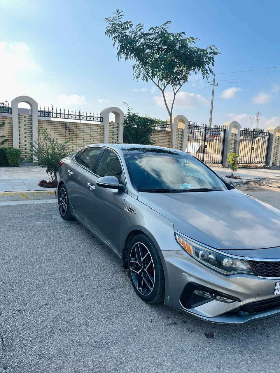 سلام عليكم كيا اوبتيما مديل 2016
 فول Vip 
للبيع  فقط  اعلئ فئه SXL (vip)
محرك الفين تيربو دبل كزوز 
فول مواصفات
مري اشاير شفط
تبريد ثلج قطعتين منفصل
دخول ذكي وترحيب ذكي
بصمة ابواب
يدات نيكل.
ستيرن تدفئة

بصمة حساسات خلفية
بردات خلفية بلادي 
كشنات جلد ولون رماني 

ويل 18 بلادي كروم اصلي
جنطة ذكي تنفتح عن بعد.
 كشنات جلد تدفئة تبريد

شاشة اعطال
تحكمات ستيرن جهتين شفتات ستيرن
مرايا تعتيم
نقطة عمياء
حساس ماء الزجاج
تحديد مسار + توقف تلقائي
مثبت سرعة ذكي مع الرادار
ماشيه 100 الف مايل

السعر 129 وبيها مجال قليل 
العنوان كربلاء للتواصل اتصل
***********
