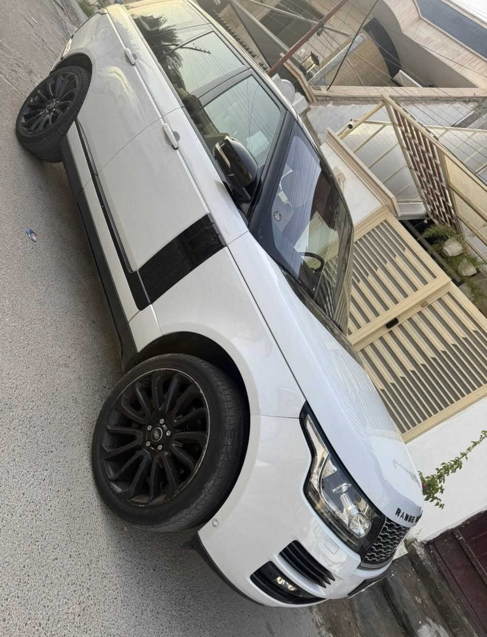 السلام عليكم
Range Rover Vogue 2015
للبيع سيارة فخمة ونظيفة جداً، استخدام شخصي ومعتنى بها بشكل ممتاز 
ماشية 66 وفول مواصفات 
للأستفسار ***********
