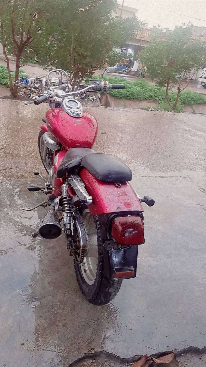 السلام عليكم 
دراجه مكنه دايلم دراجه على وضع الشركه 
سلف وهندر نكره وحده بكل وقت 
سلندر واحد  استخدام قليل 
استيراد خاص من كوريا جبتها بحاويه مال تفصيخ 
سيارات كوري   
ديالى المقداديه 
***********
متواجد خاص
