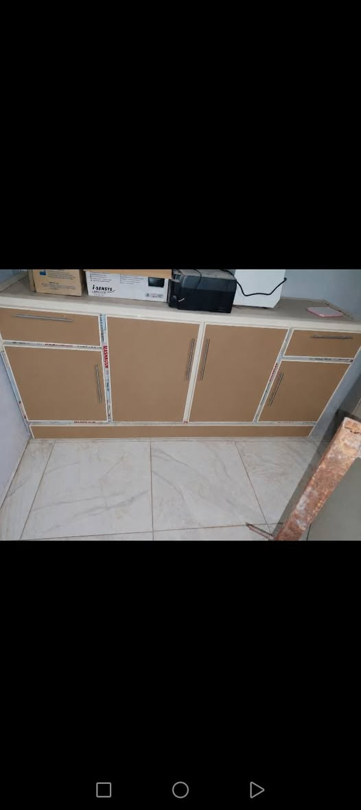 كاونترات مستعملة للبيع ٤ قطع سعرها ٢٢٥ الف
المكان ديالي المفرك
للاستفسار اتصل بالرقم ***********
