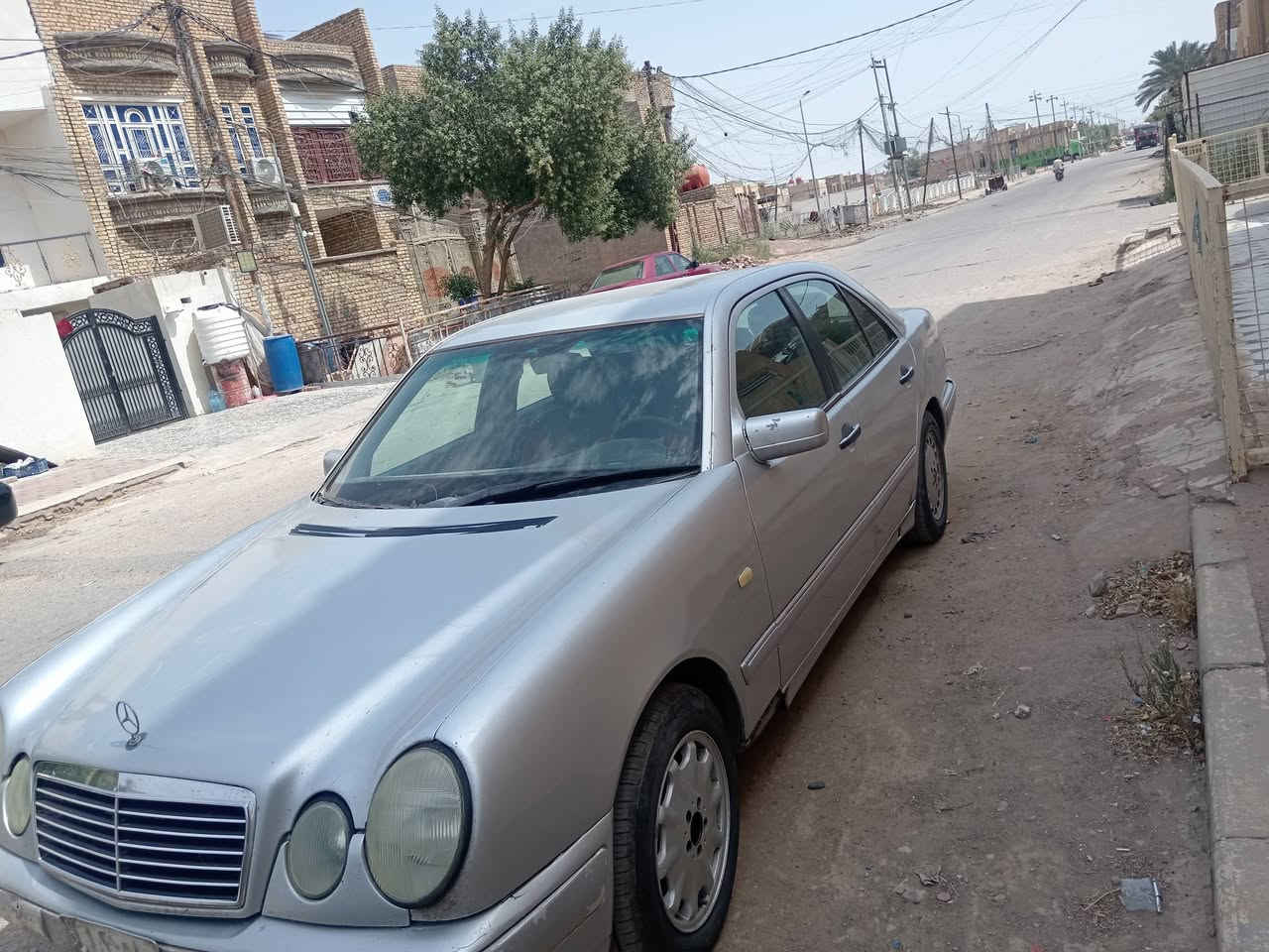 ام عيون البيع كير ومكينه خراطيم ستوني شادهن سياره منفيس مصبوغه الجماليه  بصمه تشغيل عن بعد غاز +بانزين سعر ٣٥ ورقه مكان سياره العماره ***********
