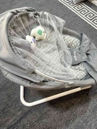 كرسي هزاز • كرسي طعام • اثنينهن