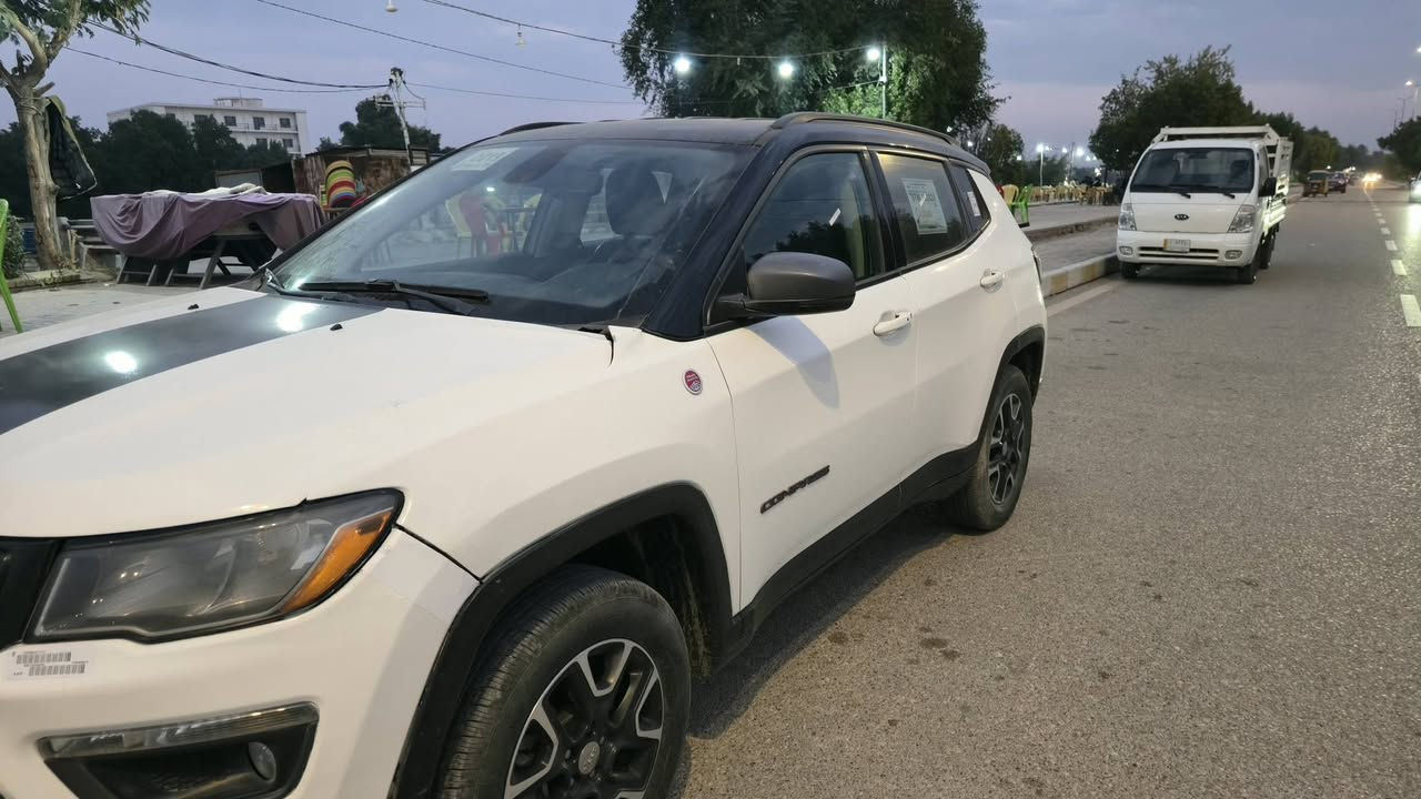 جيب كومباس ٢٠١٩
حادث بمريكه فقط جنطه  بعراق بنيد وجاملغ لامامي بجهت لعبري اثر شخوط وصبغتهن رقم لهاتف *********** فول مواصفات ماعده لفتحه
