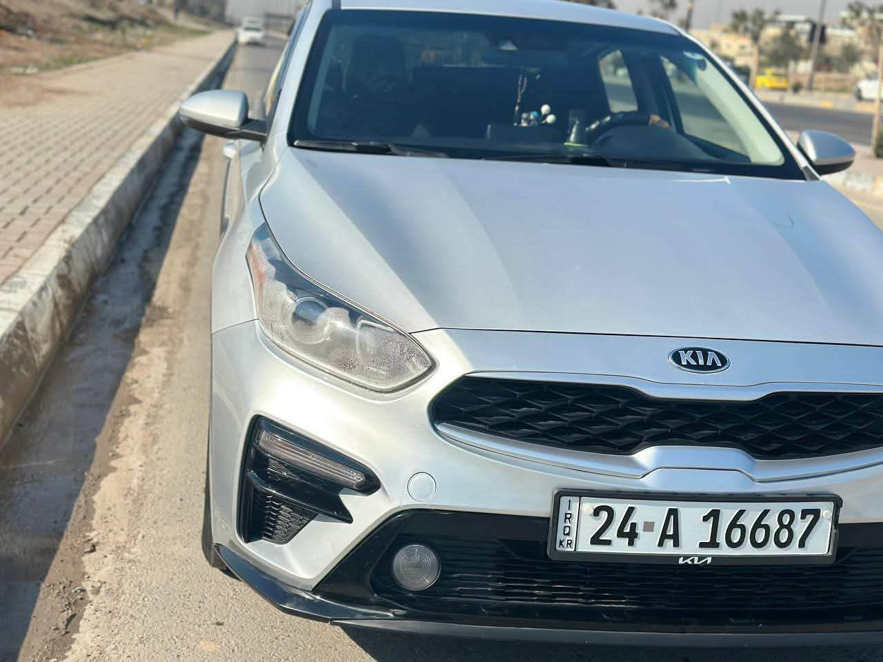 للبيع فورتي 2020 
نص فول 
قياده ذاتيه 
تحديد مسار
كير ومحرك شرط  
مامفتوح 
شرط التحويل
ضرر فقط جاملغ   وبال جهة السائق 
مبدل اصلي بدون صبغ 
بدون أير باك. 
سعر 142 وبي مجال 
هاتف :***********
